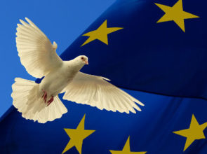 Bild-2 EU Flagge mit Friedenstaube